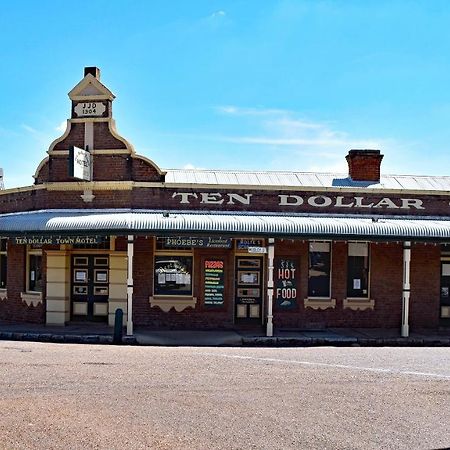 Ten Dollar Town Motel Гулгонг Екстериор снимка