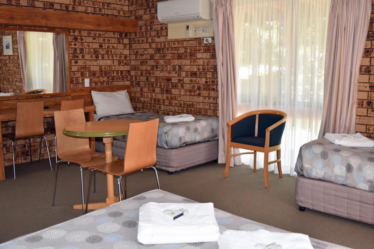 Ten Dollar Town Motel Гулгонг Екстериор снимка