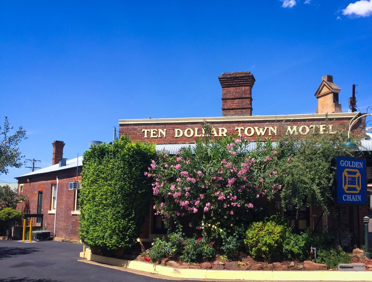 Ten Dollar Town Motel Гулгонг Екстериор снимка